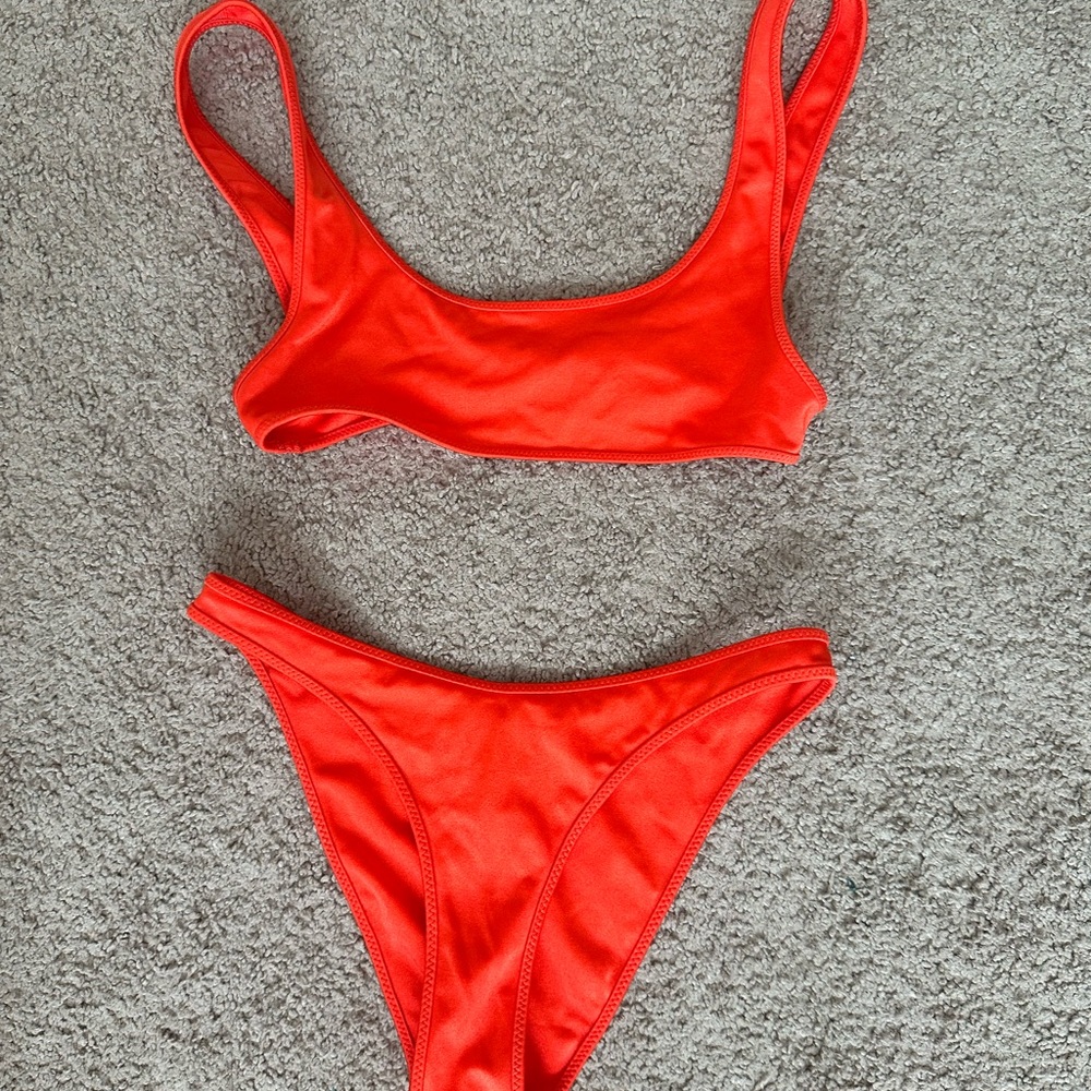 Red triangl bikini